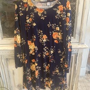 Women’s old navy floral dress - size L